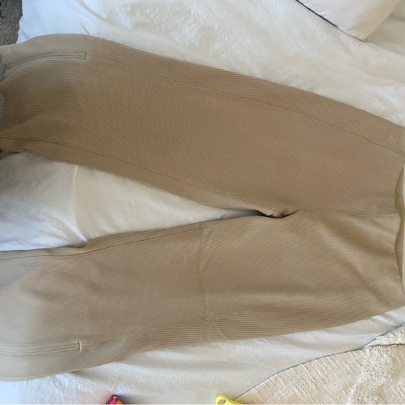 Lululemon Beige Ribbed Leggings - Picture 6 of 7